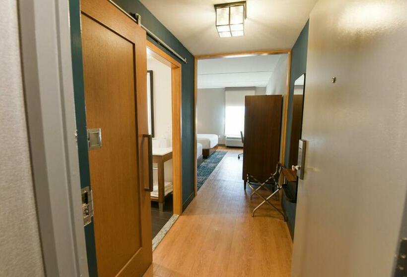 Four Points By Sheraton Wakefield Boston Hotel & Conference Center