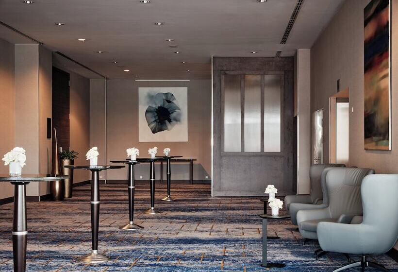 Hotel Intercontinental Warszawa, An Ihg