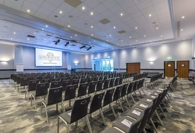 هتل Le Grand Magic