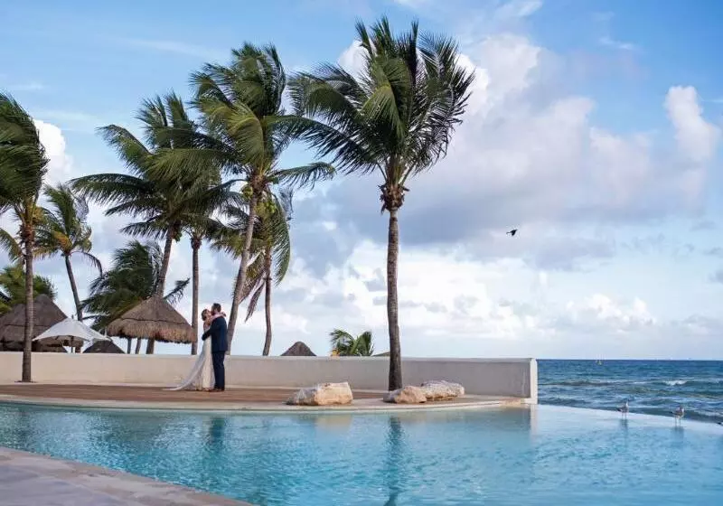 בית מלון כפרי Mahekal Beach Front Resort & Spa