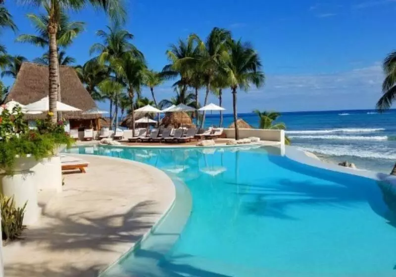 בית מלון כפרי Mahekal Beach Front Resort & Spa