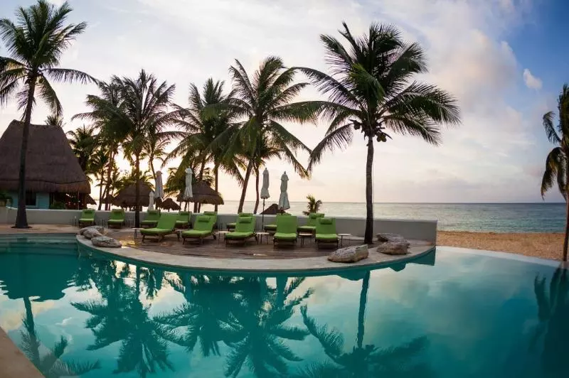 בית מלון כפרי Mahekal Beach Front Resort & Spa