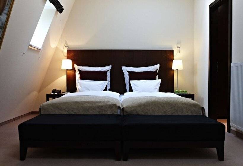 Metropolitan Hotel By Flemings