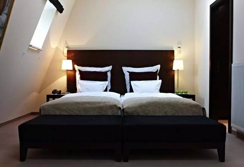 Metropolitan Hotel By Flemings