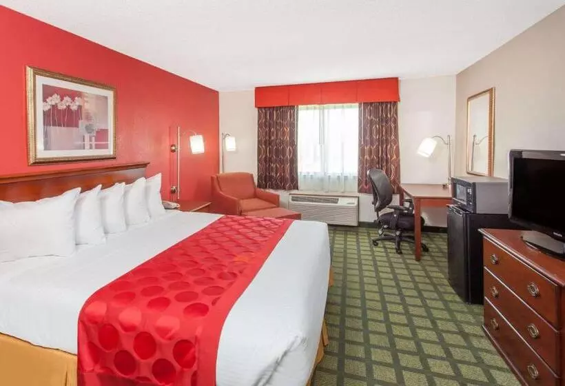 هتل Ramada Limited Decatur