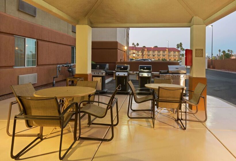 هتل Sonesta Simply Suites Las Vegas Convention Center