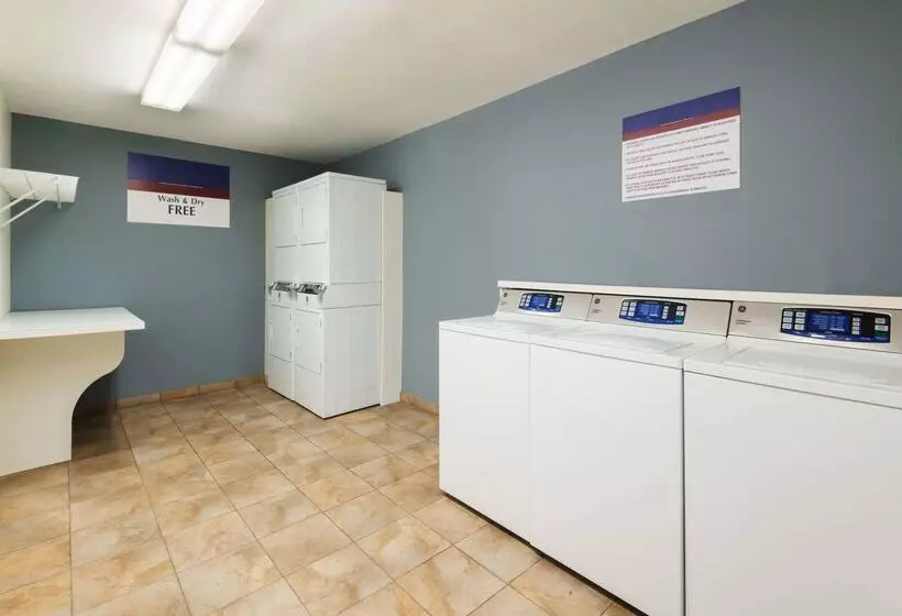 Отель Sonesta Simply Suites Las Vegas Convention Center