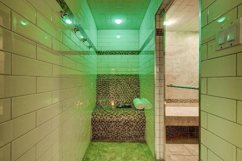 فندق Springhill Suites By Marriott Old Montreal