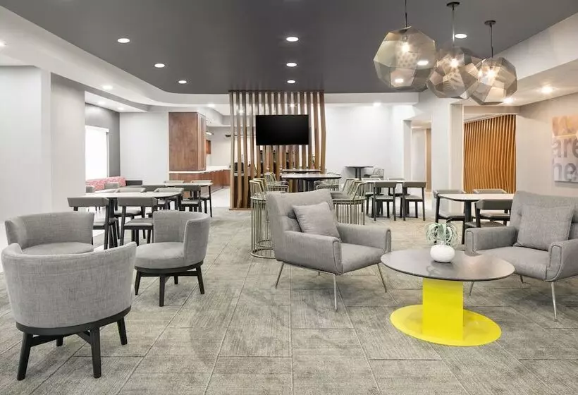 Отель Springhill Suites By Marriott Tulsa
