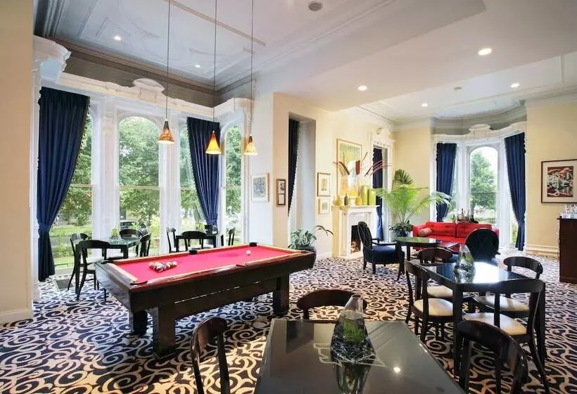 هتل The Mansion On Delaware Avenue