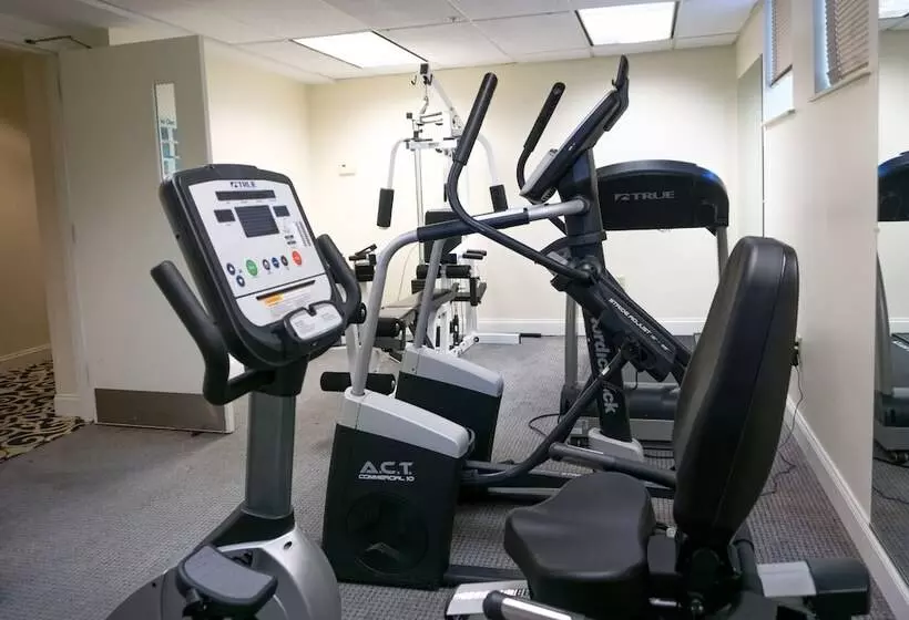 هتل The Mansion On Delaware Avenue