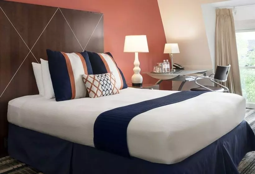 هتل The Mansion On Delaware Avenue