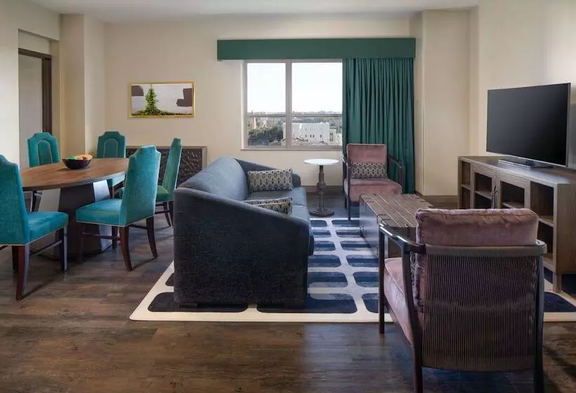 호텔 Tonnelle New Orleans, A Tribute Portfolio