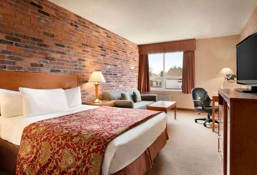 هتل Travelodge By Wyndham North Bay Lakeshore