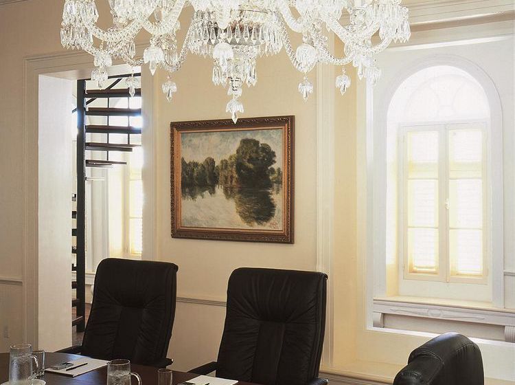 هتل Kura Hulanda Village & Spa