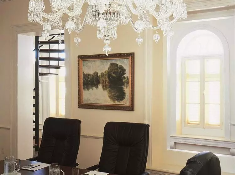 هتل Kura Hulanda Village & Spa