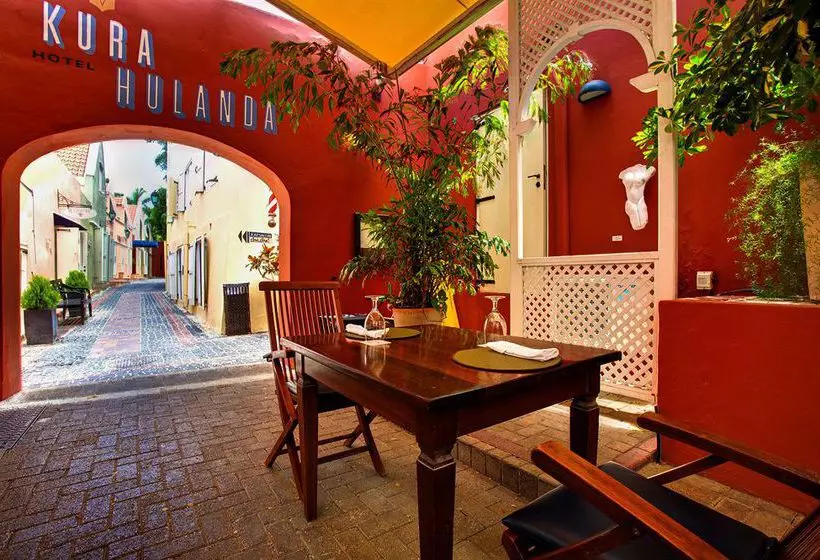 هتل Kura Hulanda Village & Spa