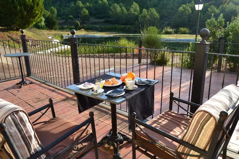 La Figuerola Hotel & Restaurant