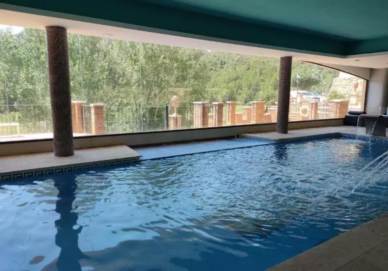 La Figuerola Hotel & Restaurant