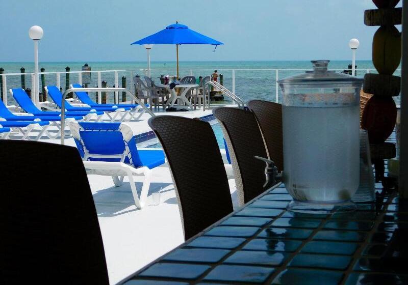 Pines & Palms Resort