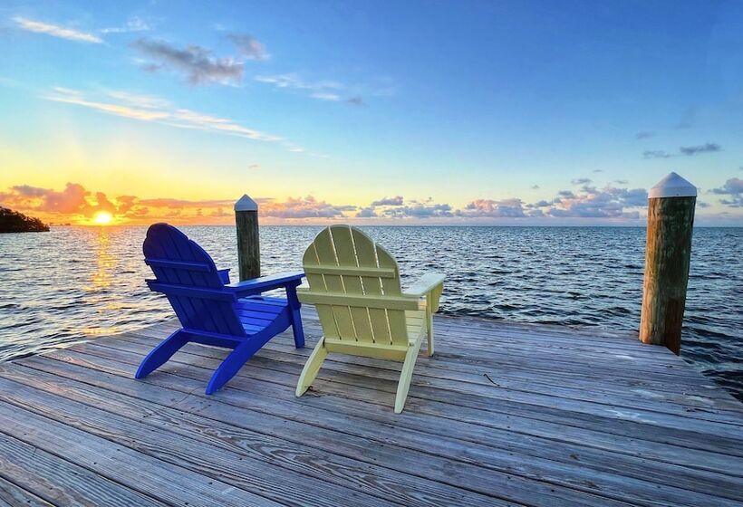 Pines & Palms Resort