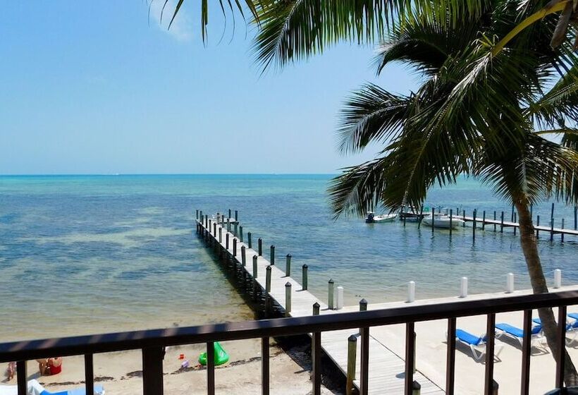 Pines & Palms Resort