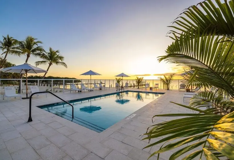 Pines & Palms Resort