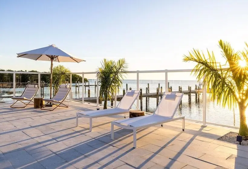 Pines & Palms Resort