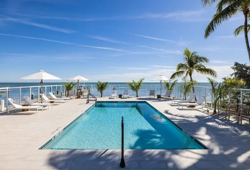 Pines & Palms Resort