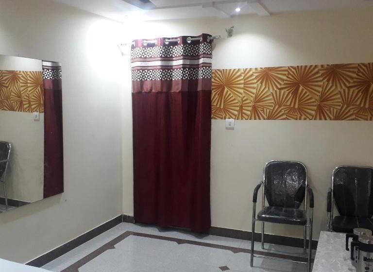 호텔 Kartar Yatri Niwas