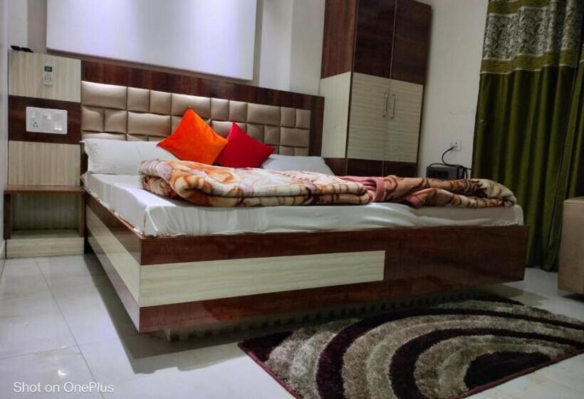 호텔 Kartar Yatri Niwas