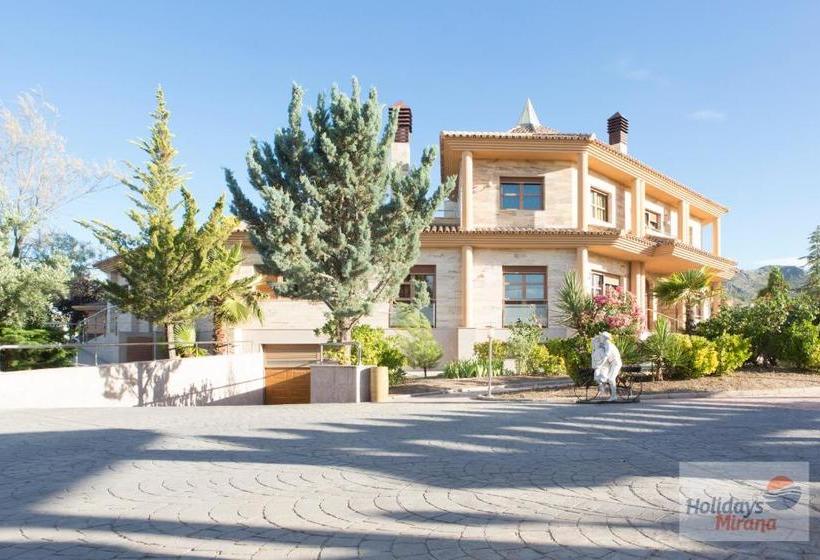 پانسیون Holidays Mirana