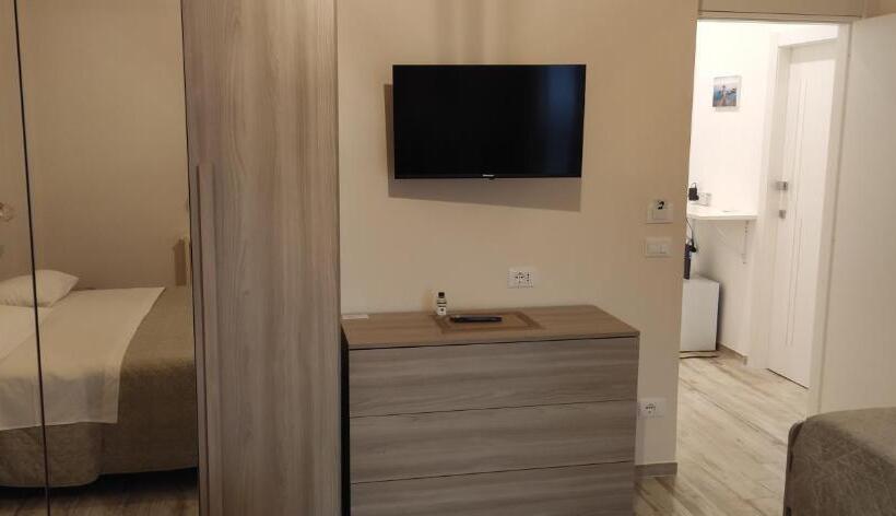 تختخواب و صبحانه Daisy