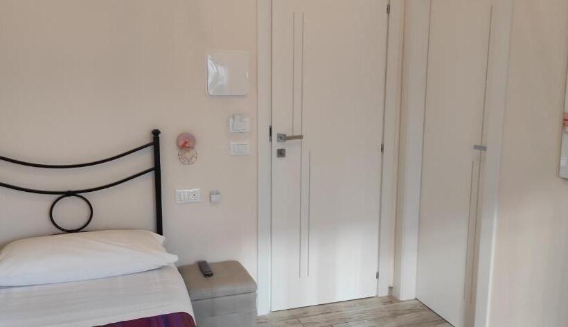 تختخواب و صبحانه Daisy