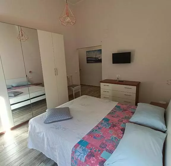 تختخواب و صبحانه Daisy