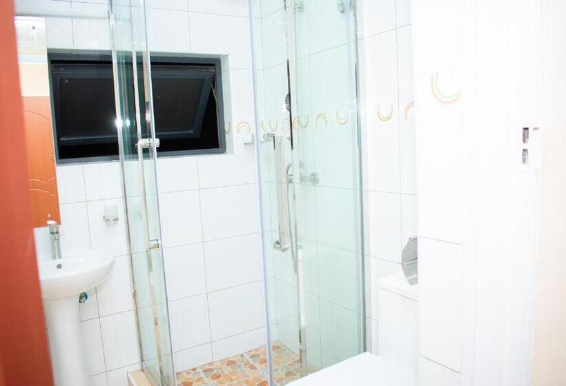 تختخواب و صبحانه Travelodge Malawi