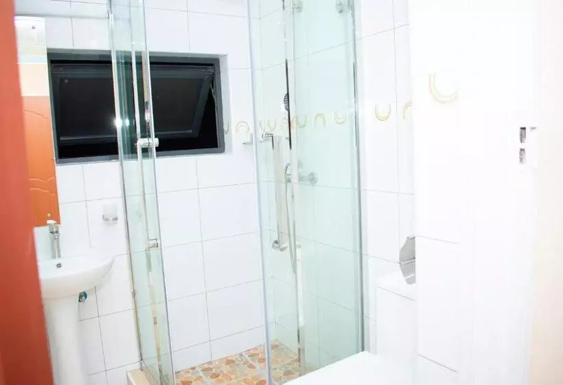 تختخواب و صبحانه Travelodge Malawi