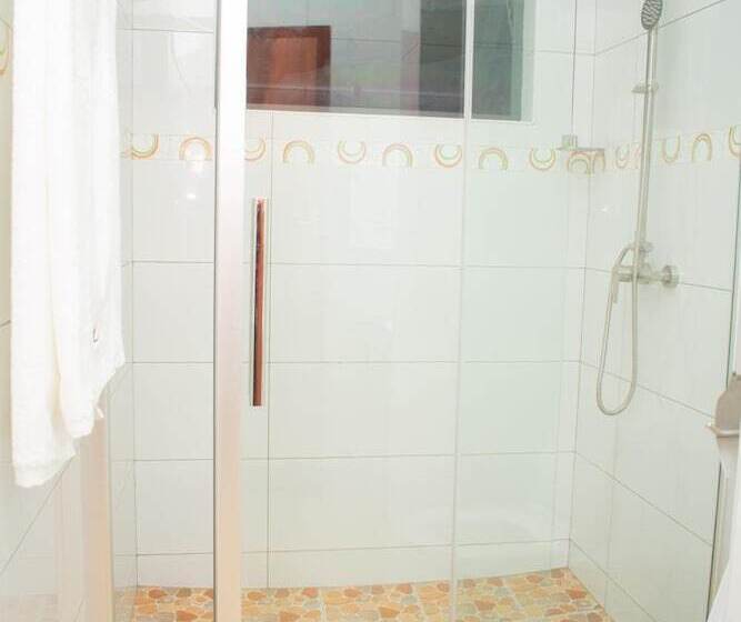 تختخواب و صبحانه Travelodge Malawi