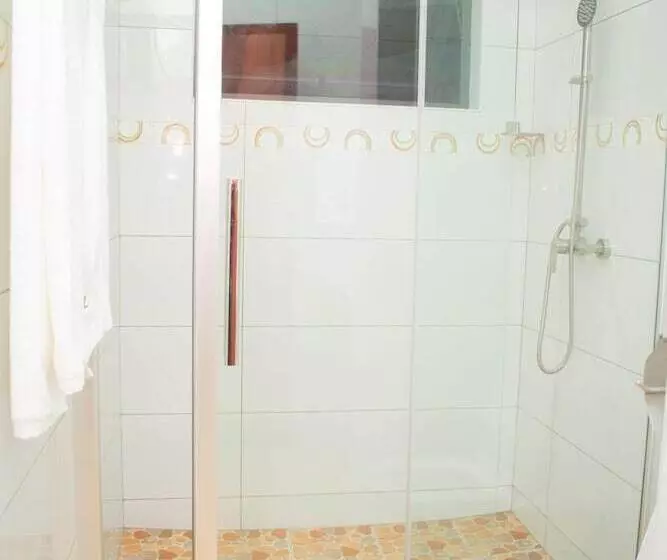 تختخواب و صبحانه Travelodge Malawi