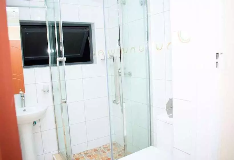 تختخواب و صبحانه Travelodge Malawi