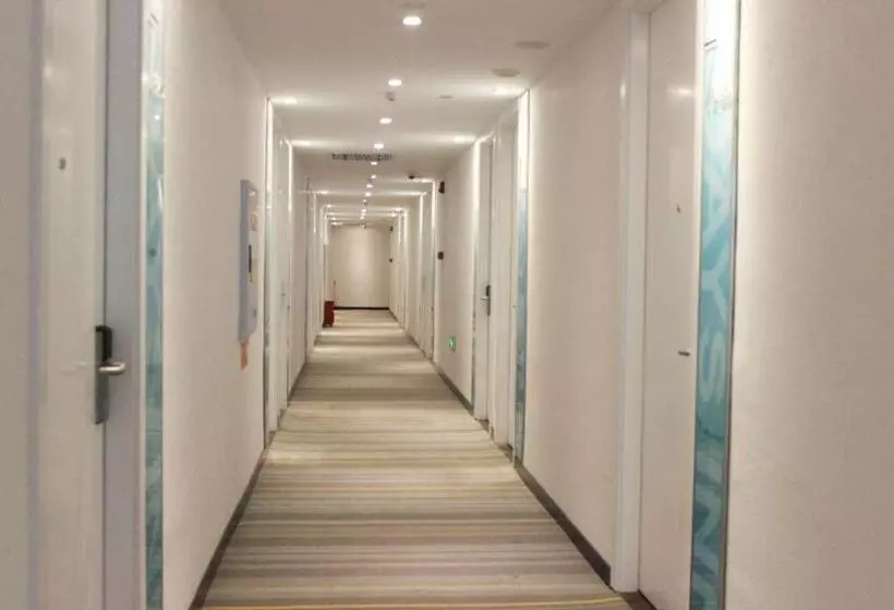 هتل 7days Inn Chongqing Longtou Temple North Train Station North Plaza Branch
