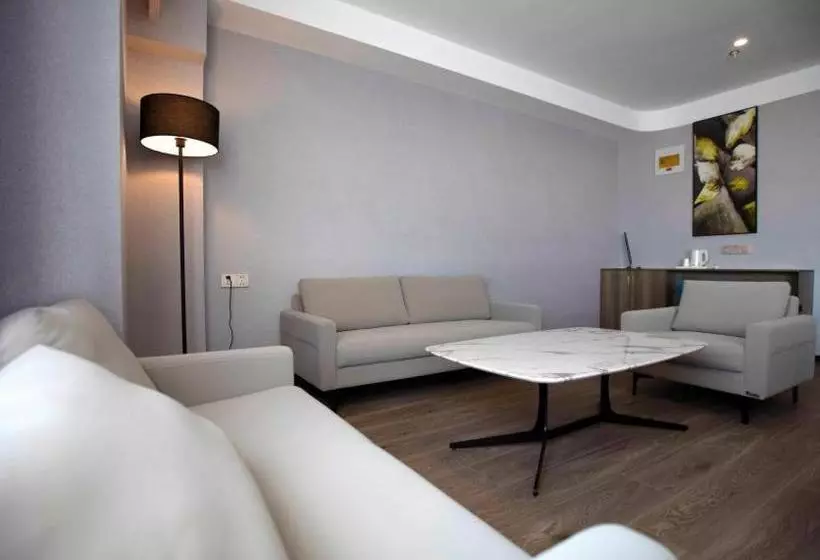 ホテル 7 Days Premium Rizhao Railway Station