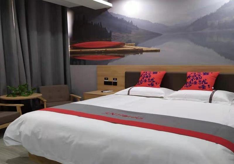 Jun Hotels Suqian Muyang Baimeng Logistics Park