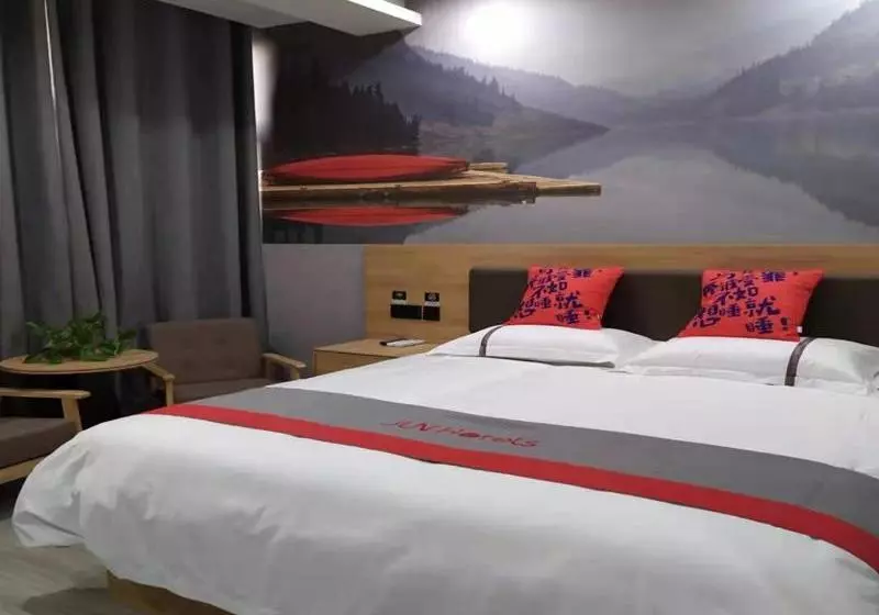Jun Hotels Suqian Muyang Baimeng Logistics Park