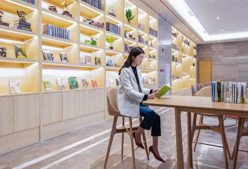 Kyriad Hotel Heyuan Taoyuan International Store