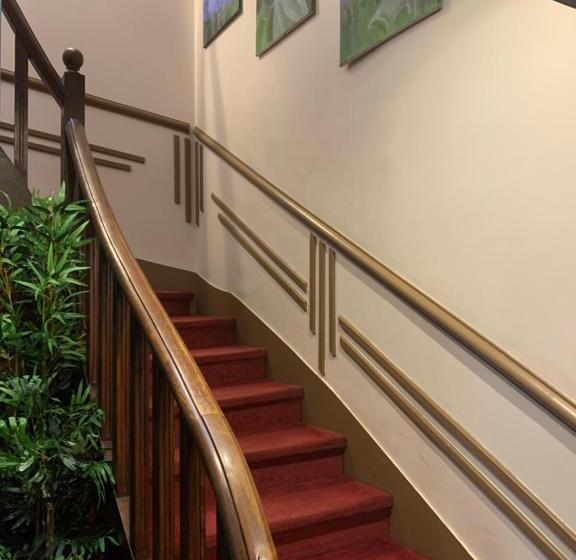 فندق L Embleme  Boutique