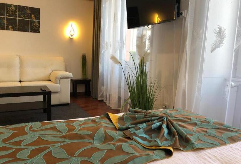 فندق L Embleme  Boutique