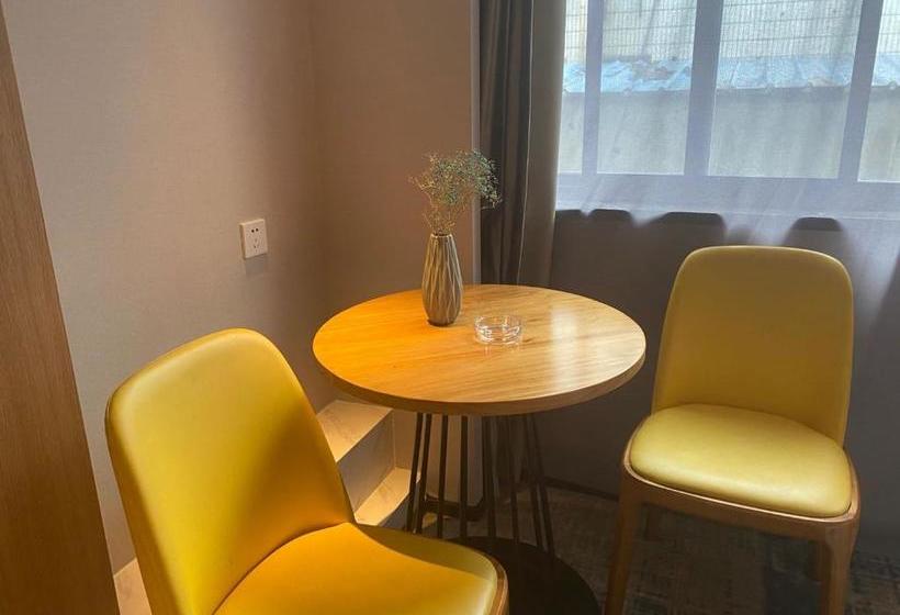 Myfeel Hotel (ningbo Tianyi Square)