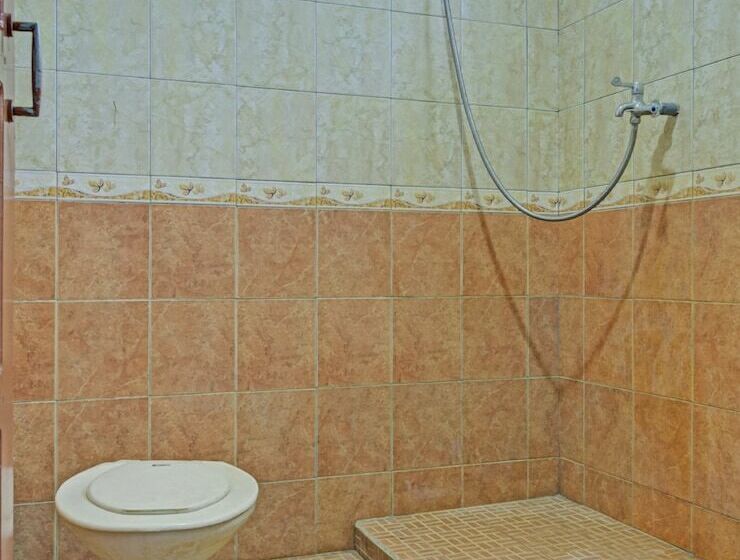 Отель Oyo 3724 Penginapan Baiti Jannati Syariah