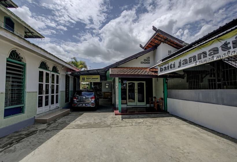 Отель Oyo 3724 Penginapan Baiti Jannati Syariah